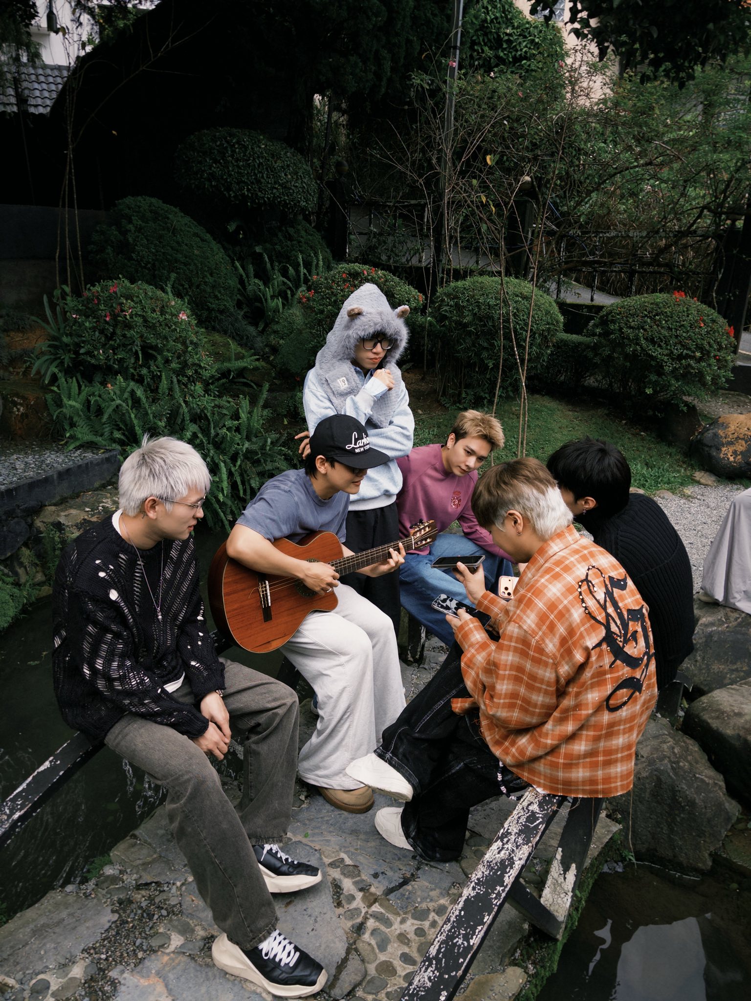 Các Anh Trai đang làm loạn MXH Threads: Cư dân mạng hoài nghi chia bè kết phái, bằng mặt không bằng lòng?- Ảnh 7. Các Anh Trai đang làm loạn MXH Threads: Cư dân mạng hoài nghi chia bè kết phái, bằng mặt không bằng lòng?- Ảnh 7.