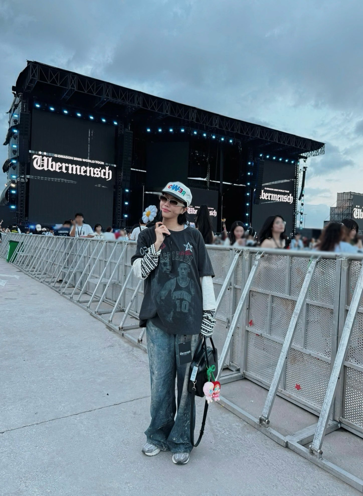 2 ngày nữa ra MV nhưng SOOBIN vẫn ham vui, ra Hà Nội đu concert