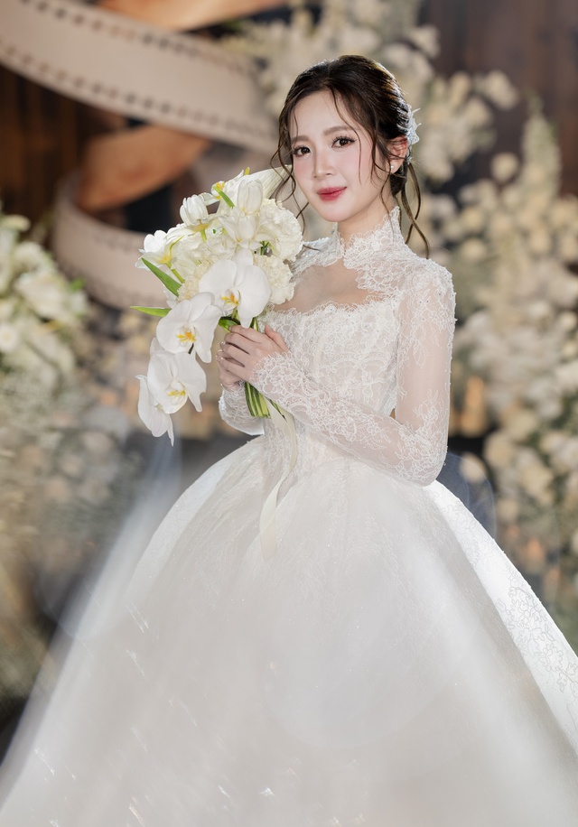 Đám cưới diễn viên Đình Tú - Ngọc Huyền: Dâu rể gấp đôi visual, Quỳnh Nga và dàn mỹ nhân Vbiz đổ bộ- Ảnh 8.