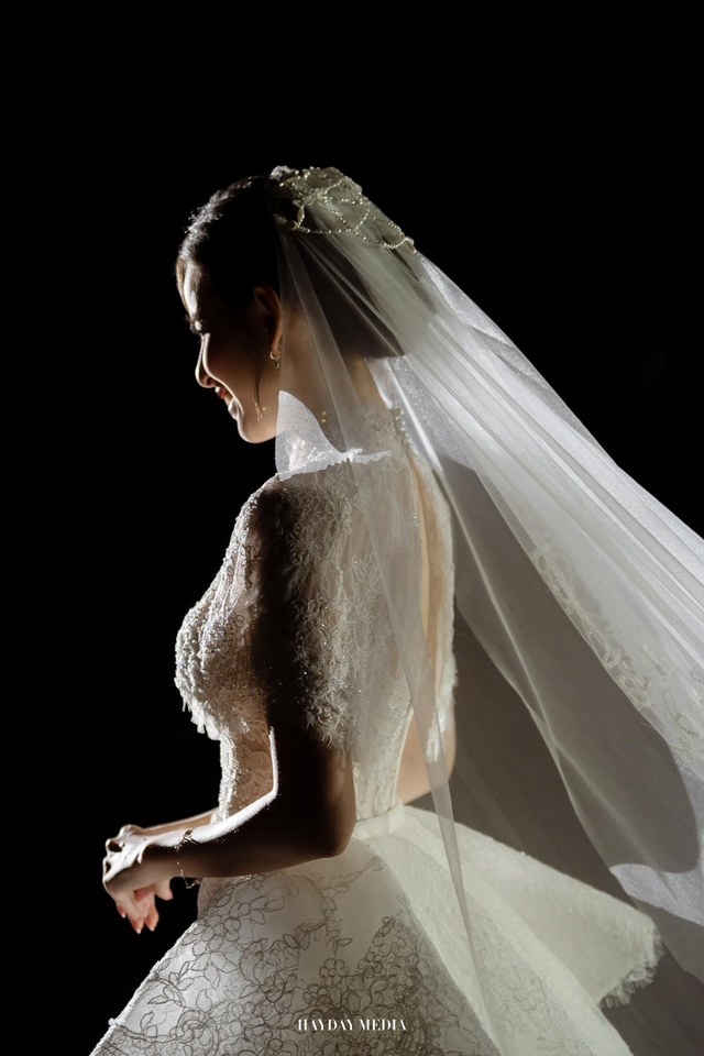 Đám cưới Hương Liên tại Hà Nội: Chú rể thiếu gia cuối cùng đã lộ rõ mặt, cặp đôi thực hiện nghi thức lạ!- Ảnh 1.