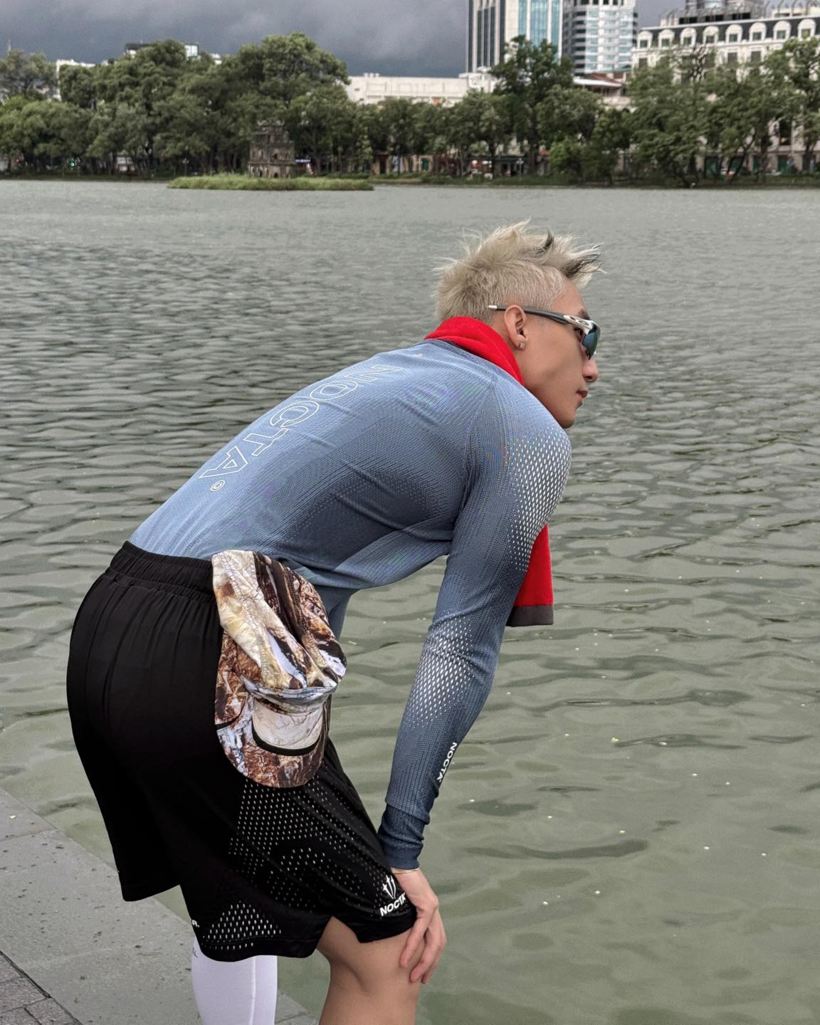 Kỹ năng tàng hình của Sơn Tùng- Ảnh 2. Kỹ năng tàng hình của Sơn Tùng- Ảnh 2.