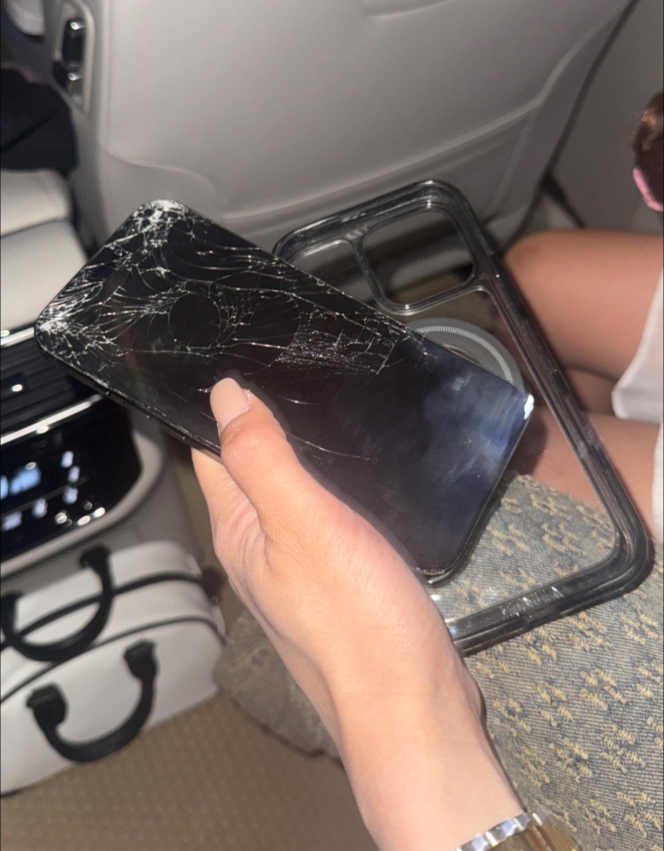 Diệp Lâm Anh đáp trả khi bị nói