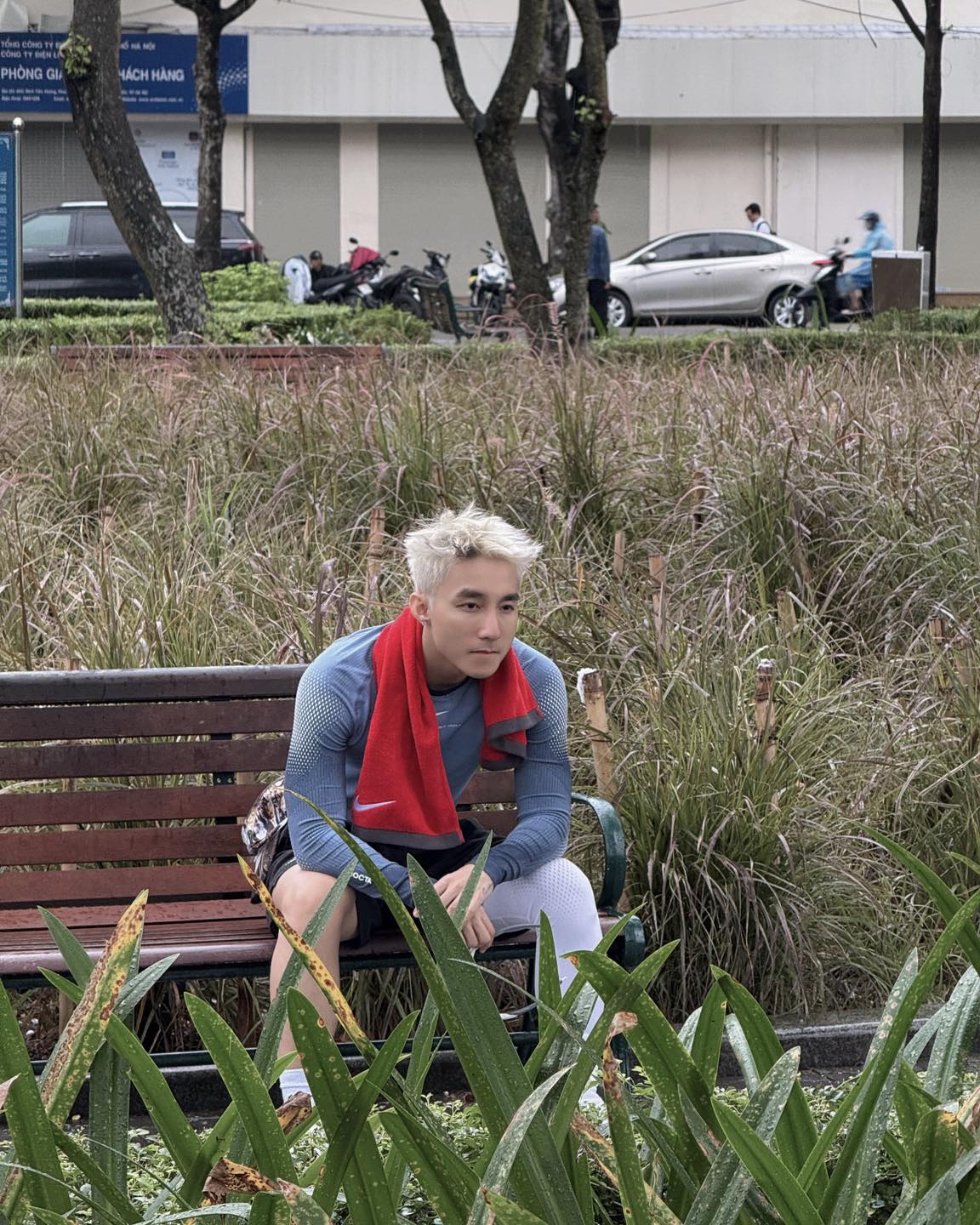 Kỹ năng tàng hình của Sơn Tùng- Ảnh 5. Kỹ năng tàng hình của Sơn Tùng- Ảnh 5.