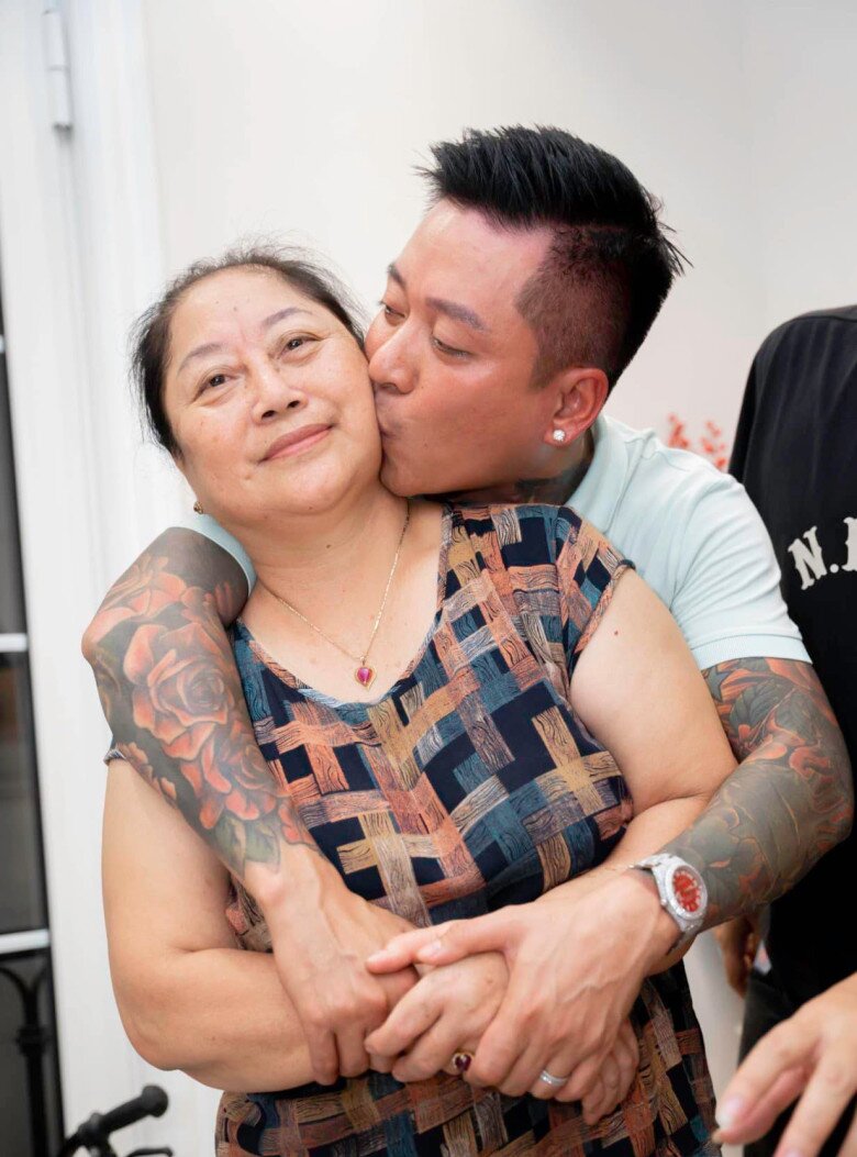 Hàng trăm sao Việt chia buồn với Tuấn Hưng- Ảnh 2.