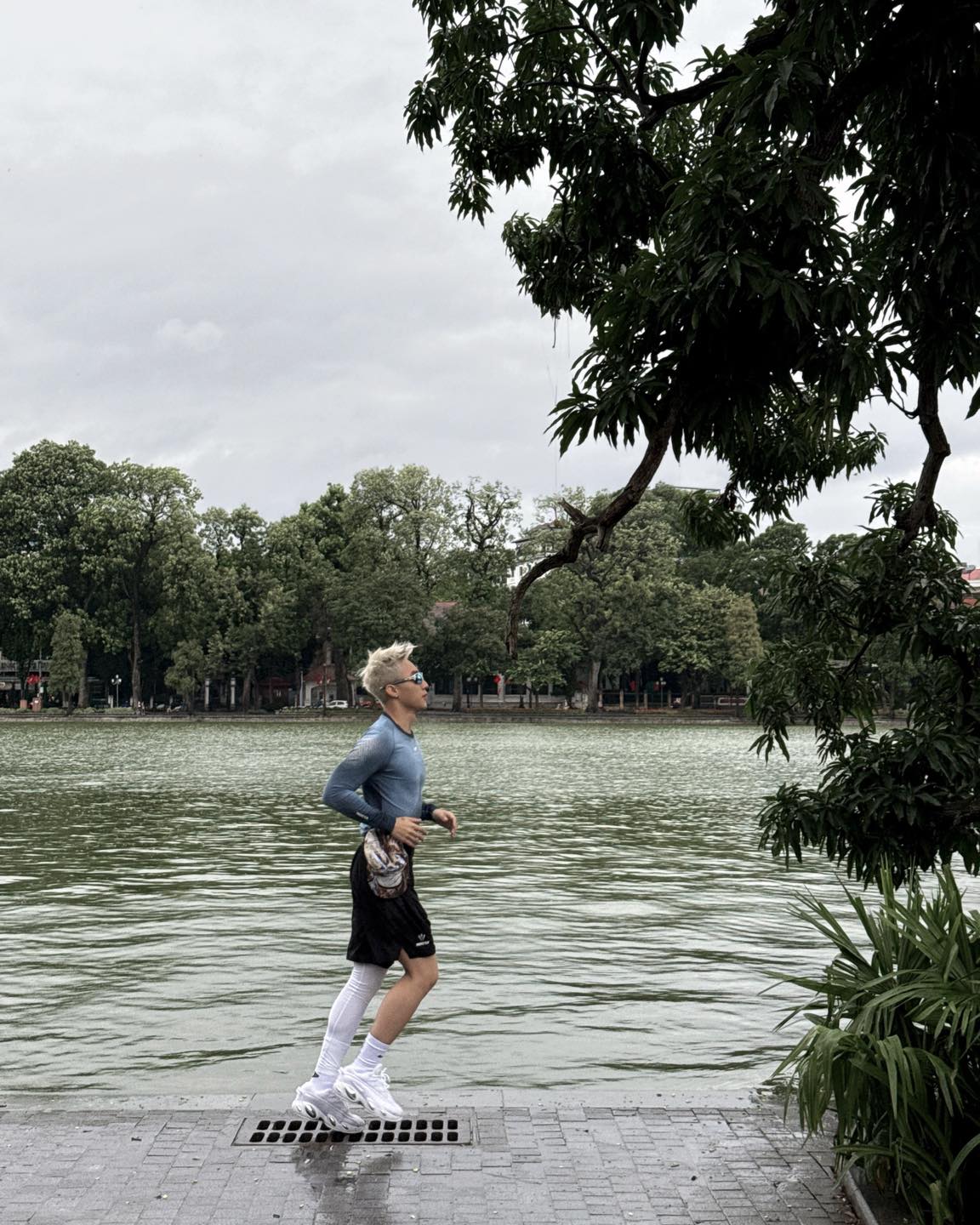 Kỹ năng tàng hình của Sơn Tùng- Ảnh 7. Kỹ năng tàng hình của Sơn Tùng- Ảnh 7.