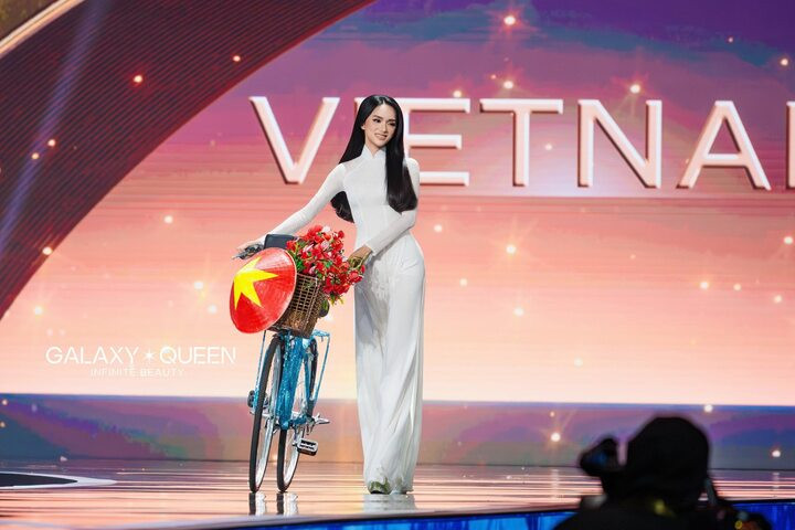 Hương Giang được và mất gì sau hành trình chinh chiến Miss Universe?- Ảnh 3.