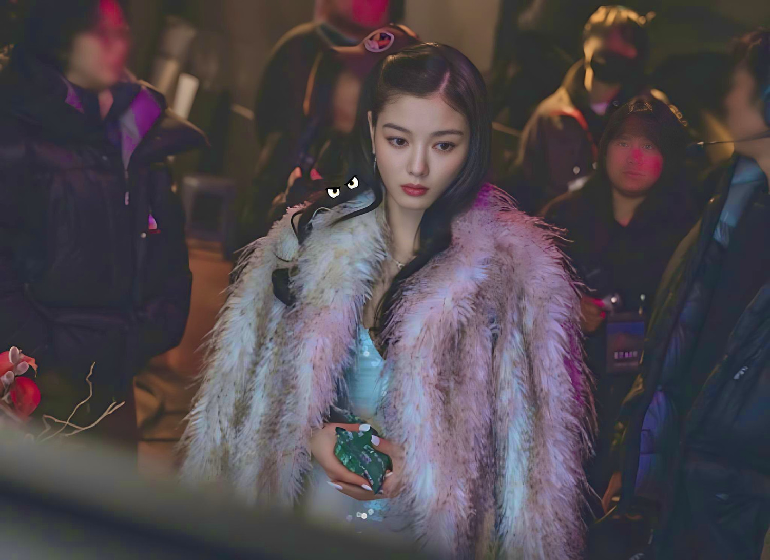 Phim Hàn chiếm top 1 toàn cầu: Thống trị 108 quốc gia, nữ chính đẹp đến mức lấy hết may mắn trên đời- Ảnh 8. Phim Hàn chiếm top 1 toàn cầu: Thống trị 108 quốc gia, nữ chính đẹp đến mức lấy hết may mắn trên đời- Ảnh 8.