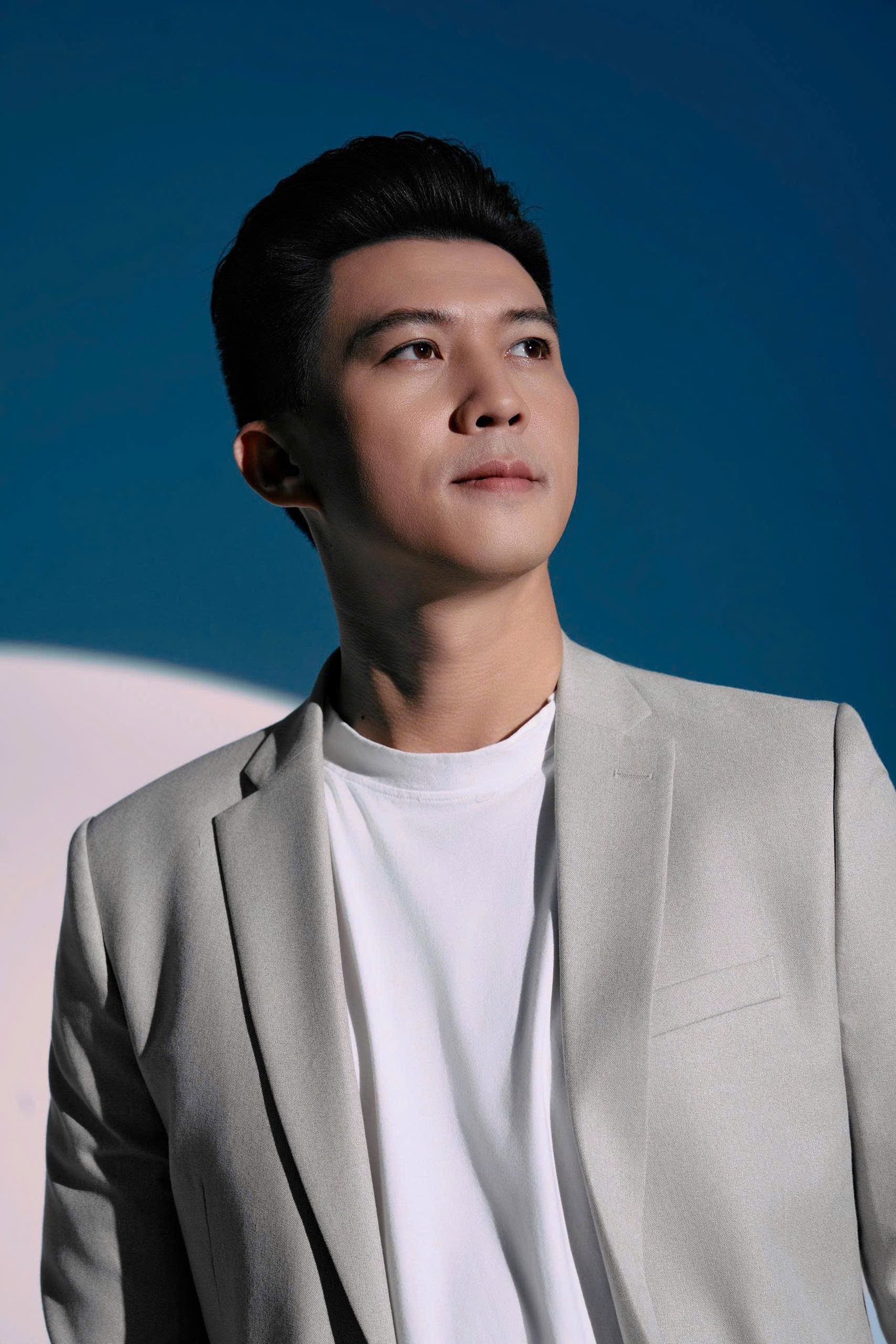 Ai là fan của mỹ nam này thì mừng phải biết: Đóng cùng lúc 2 phim Việt hot rần rần, anh chạy KPI đấy à?- Ảnh 4. Ai là fan của mỹ nam này thì mừng phải biết: Đóng cùng lúc 2 phim Việt hot rần rần, anh chạy KPI đấy à?- Ảnh 4.