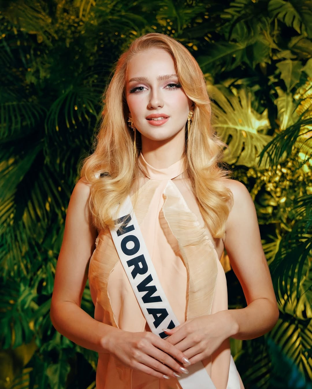 Nhiều thí sinh tố cáo Hoa hậu Hoàn vũ- Ảnh 1. Nhiều thí sinh tố cáo Hoa hậu Hoàn vũ- Ảnh 1.