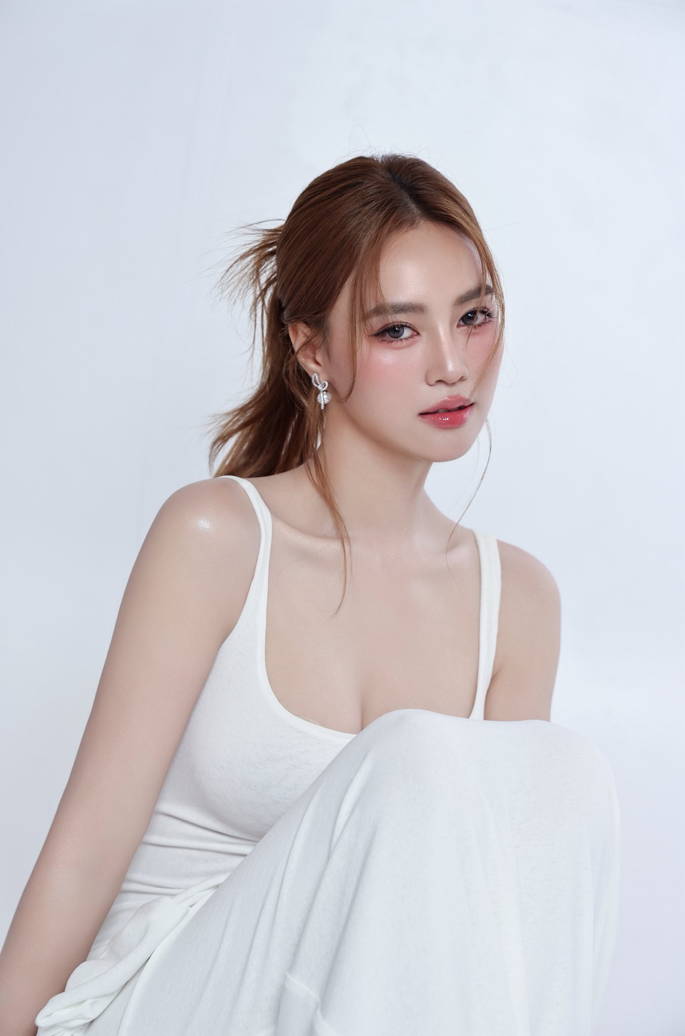 Mỹ nhân Việt duy nhất đóng chính phim Hàn: Người đâu đẹp điên đảo, không làm minh tinh thì làm gì- Ảnh 4.