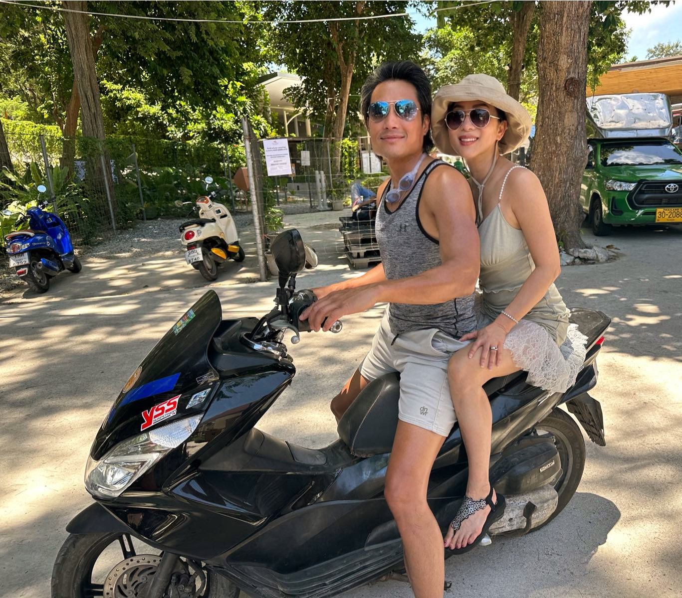 Nữ nghệ sĩ nổi đình đám vừa cầu hôn lại chồng cũ: 60 tuổi trẻ đẹp như 40, body nóng bỏng đến khó tin- Ảnh 4. Nữ nghệ sĩ nổi đình đám vừa cầu hôn lại chồng cũ: 60 tuổi trẻ đẹp như 40, body nóng bỏng đến khó tin- Ảnh 4.