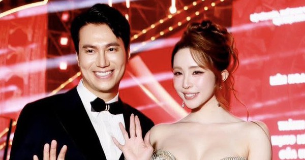 Việt Anh nói đúng 2 chữ khi được hỏi về chuyện cưới Quỳnh Nga 26 Việt Anh nói đúng 2 chữ khi được hỏi về chuyện cưới Quỳnh Nga 58534126636109845857108562721921466182608817n 1 176381211108648920549 566 210 930 905 crop 17638208496292066899167jpg