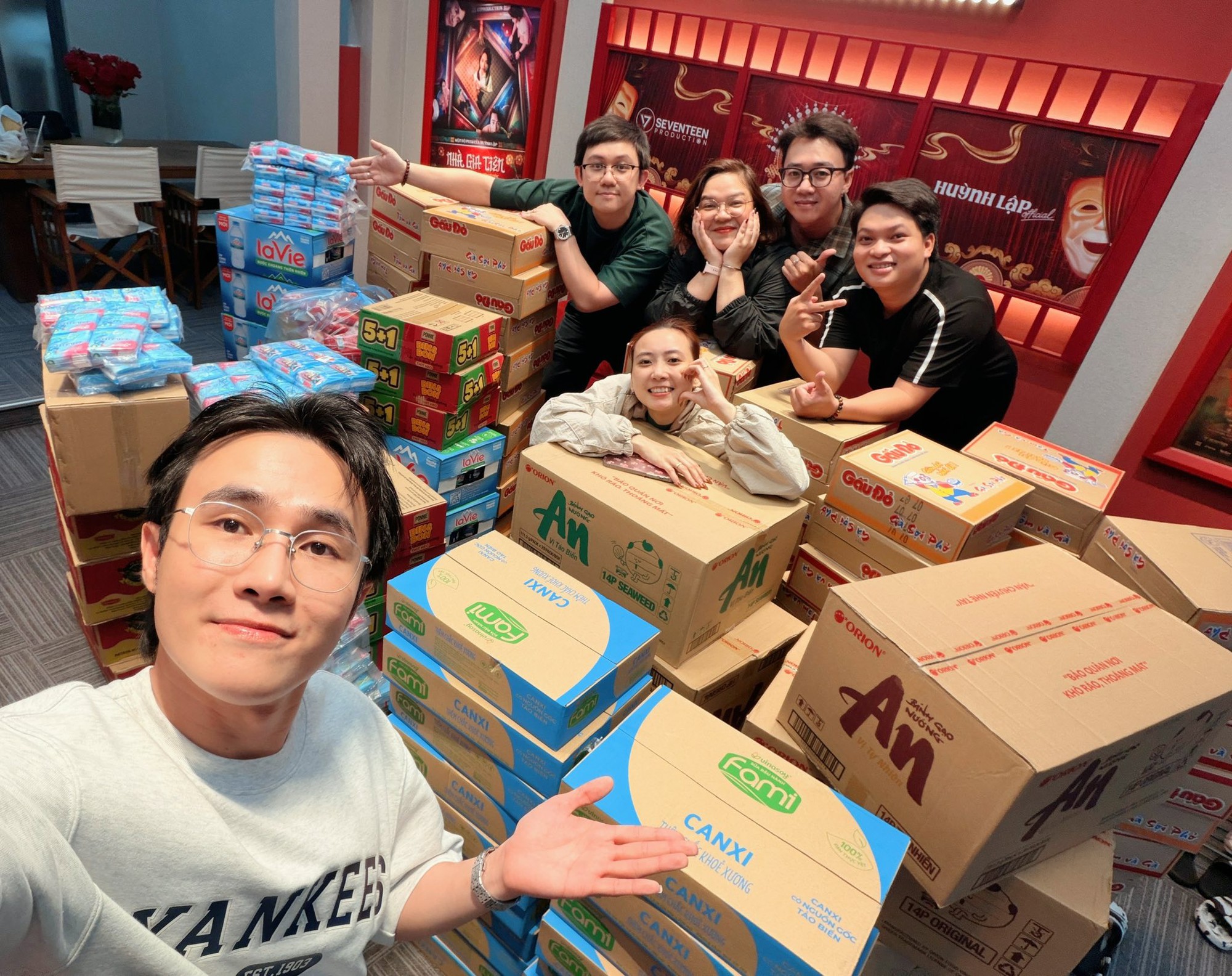 Bị mỉa mai hỏi bill từ thiện, Trấn Thành đáp trả gắt: