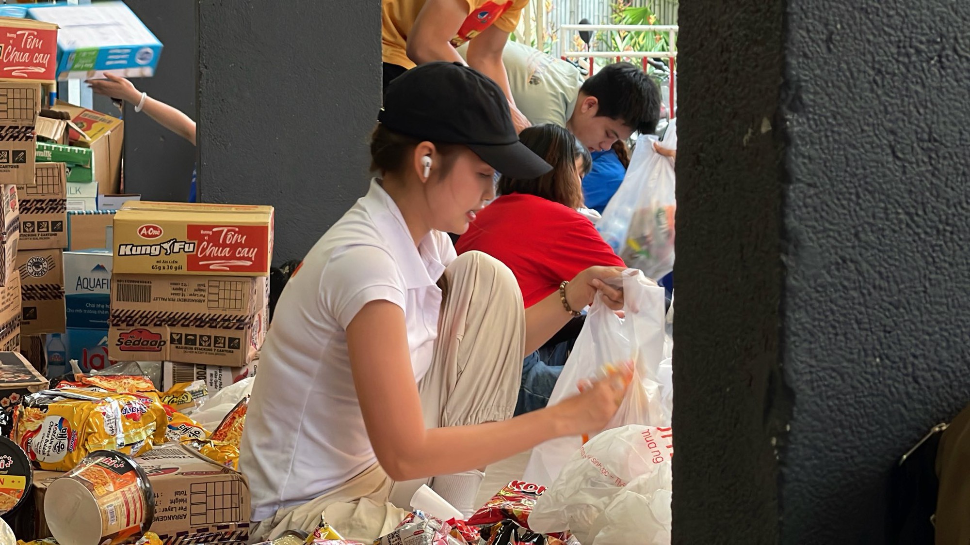 Bị mỉa mai hỏi bill từ thiện, Trấn Thành đáp trả gắt: