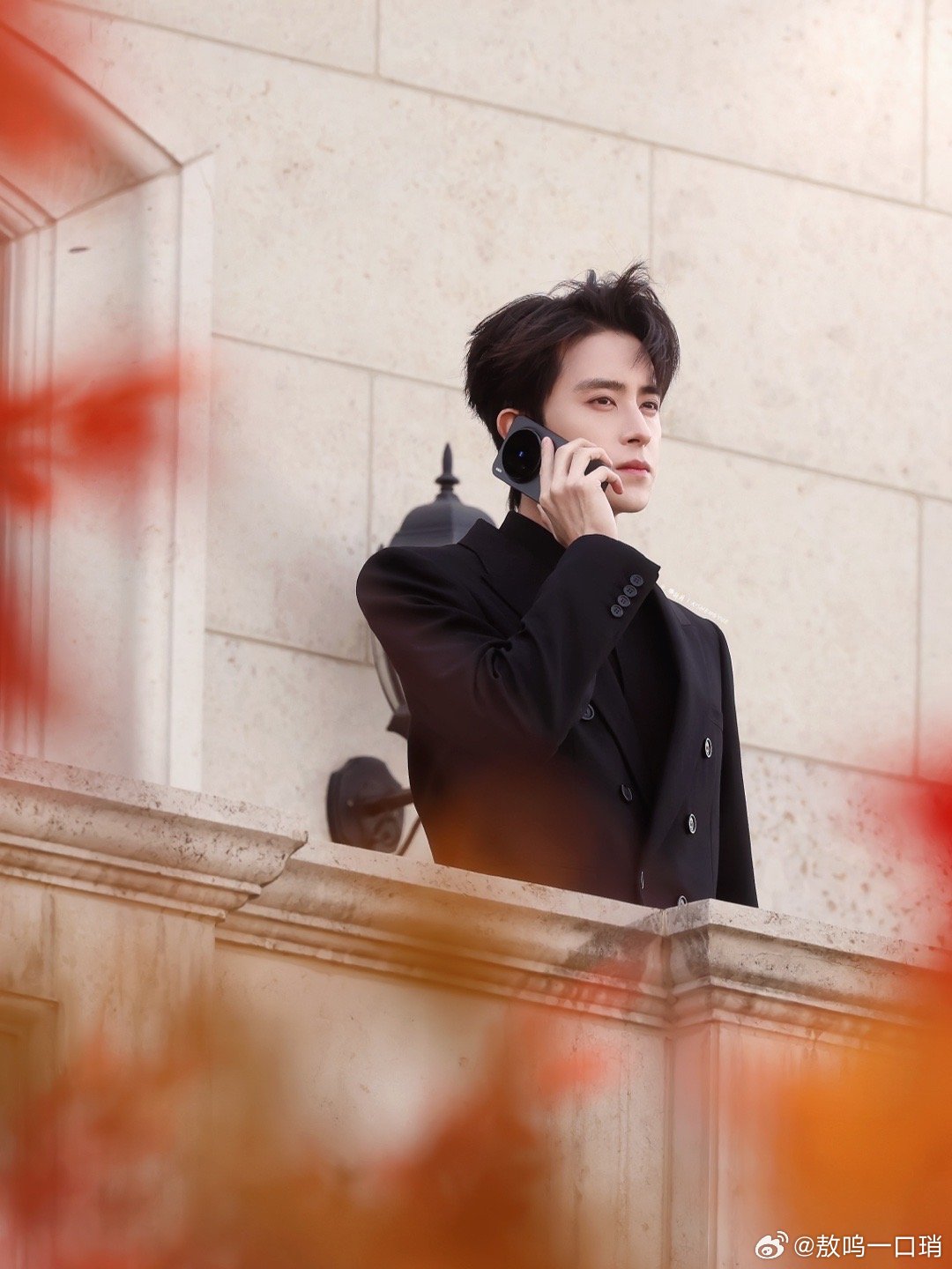 Chưa từng có cặp đôi nào chạm đỉnh cao thẩm mỹ thế này: Nhà trai là tổng tài sang tới nóc, nhà gái xứng danh đại mỹ nhân- Ảnh 1.