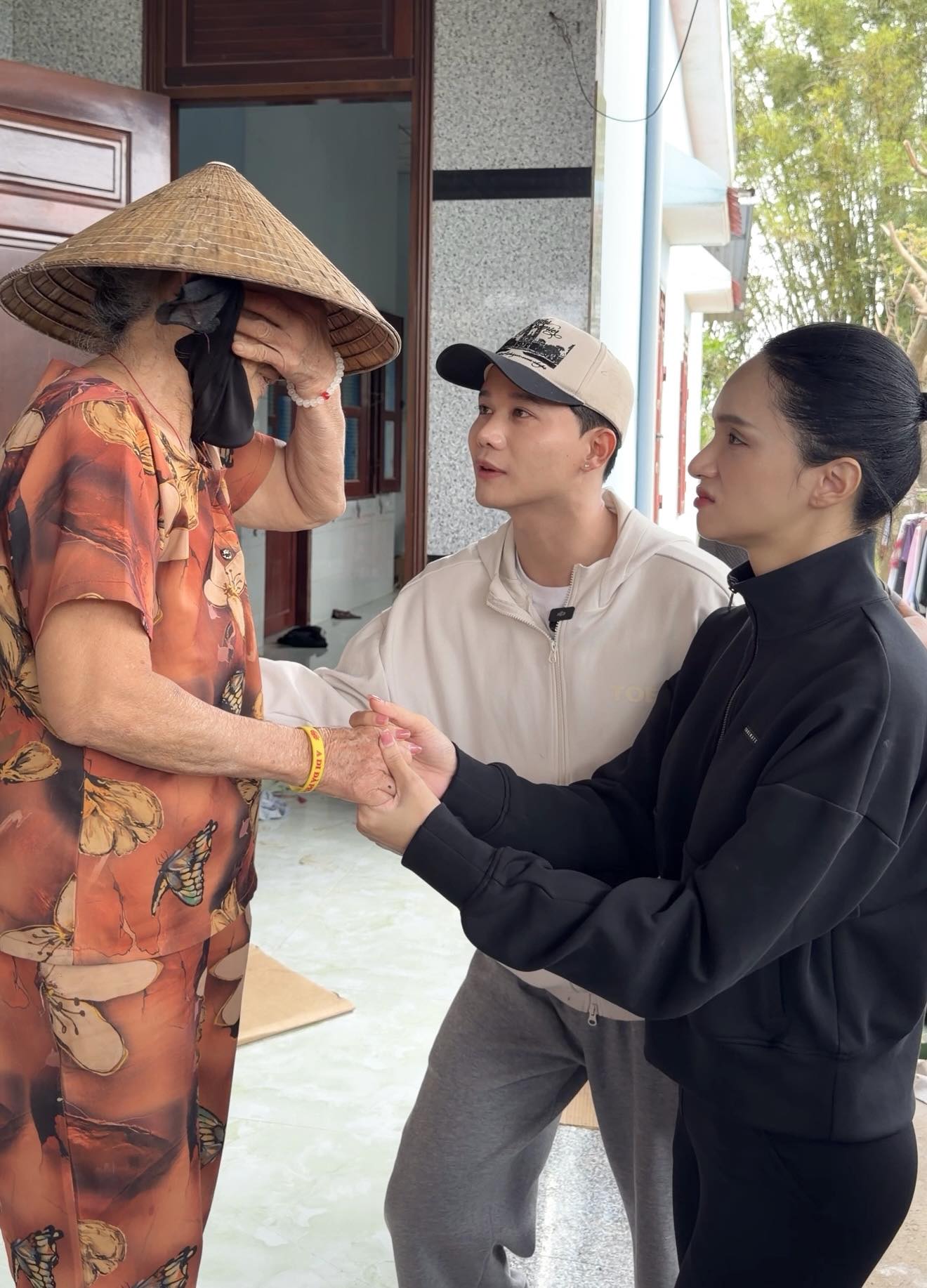 Bị mỉa mai hỏi bill từ thiện, Trấn Thành đáp trả gắt: