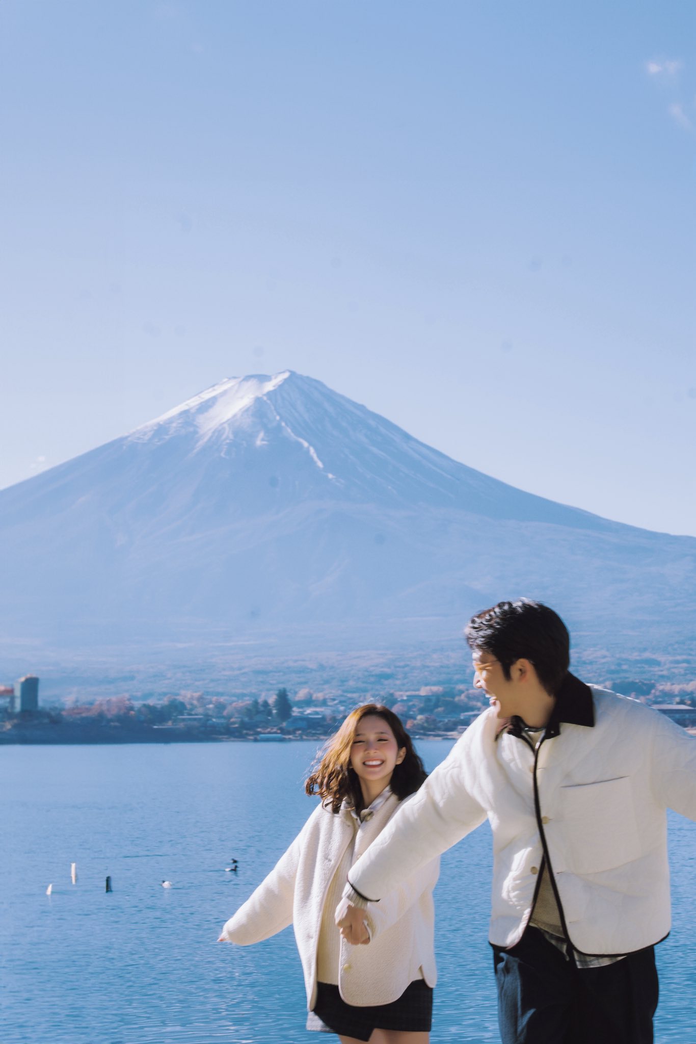 Quá mê đôi vợ chồng đẹp nhất vũ trụ VFC: Visual