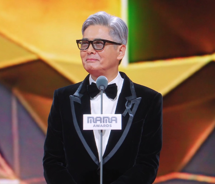 Châu Nhuận Phát và G-DRAGON tái ngộ ở MAMA 2025, dung dăng dung dẻ lên sân khấu khiến 50 triệu người chao đảo- Ảnh 1. Châu Nhuận Phát và G-DRAGON tái ngộ ở MAMA 2025, dung dăng dung dẻ lên sân khấu khiến 50 triệu người chao đảo- Ảnh 1.