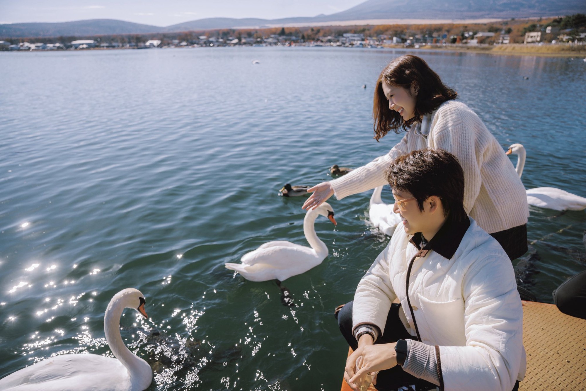 Quá mê đôi vợ chồng đẹp nhất vũ trụ VFC: Visual