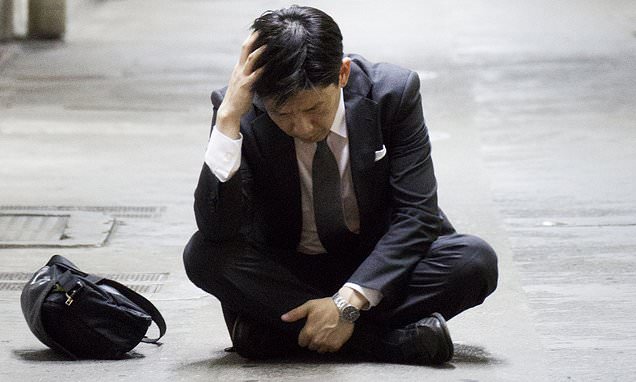 Sau 43 năm làm lụng, người đàn ông tích luỹ được hơn 15 tỷ: “Vào ngày nghỉ hưu, vợ bất ngờ tặng một ‘món quà’ khiến cuộc sống của tôi ngay lập tức sụp đổ”- Ảnh 1.