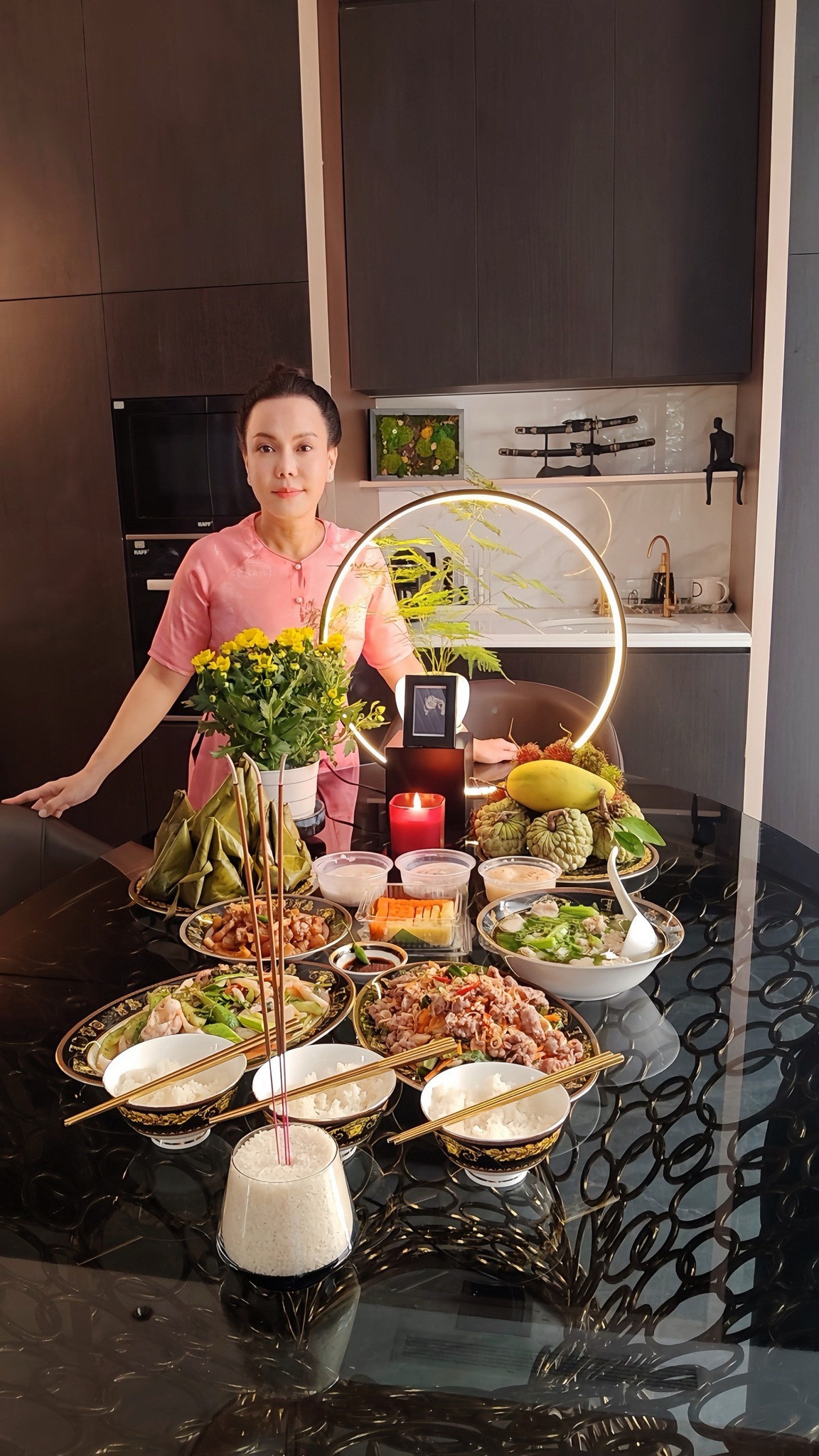 Sự trùng hợp rùng mình của 3 cố nghệ sĩ Chí Tài - Thương Tín - Ngọc Trinh- Ảnh 1. Sự trùng hợp rùng mình của 3 cố nghệ sĩ Chí Tài - Thương Tín - Ngọc Trinh- Ảnh 1.