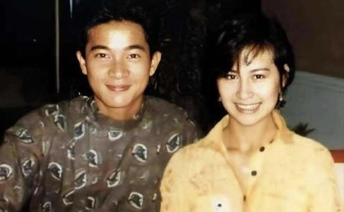 Bi kịch của ái nữ trùm sòng bạc Macau: Bỏ bạn trai để liên hôn, đau đớn bê quan tài khi tình cũ tự tử- Ảnh 3. Bi kịch của ái nữ trùm sòng bạc Macau: Bỏ bạn trai để liên hôn, đau đớn bê quan tài khi tình cũ tự tử- Ảnh 3.