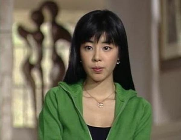 Mỹ nhân Giày Thủy Tinh gây sốc với gương mặt sưng tấy đáng sợ, băng bó kín mít- Ảnh 4.