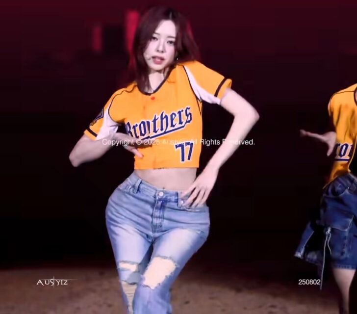 Nữ thần nhan sắc 2k3 bị nghi