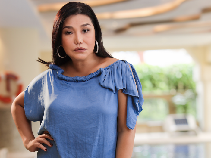 Sao Vbiz bị rối loạn tinh thần sau khi phẫu thuật chuyển giới, suy sụp vì chồng mất do u não- Ảnh 5.