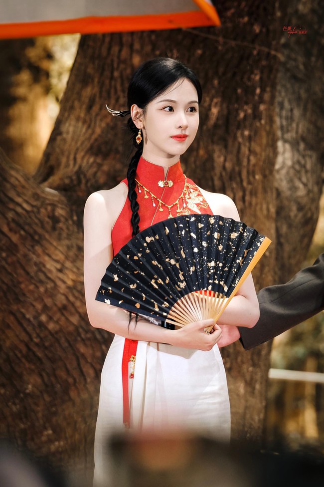 Mỹ nhân Trung Quốc tuyên truyền phim mới mà đẹp chấn động: Quốc sắc thiên hương, bạch nguyệt quang trong truyền thuyết- Ảnh 5.