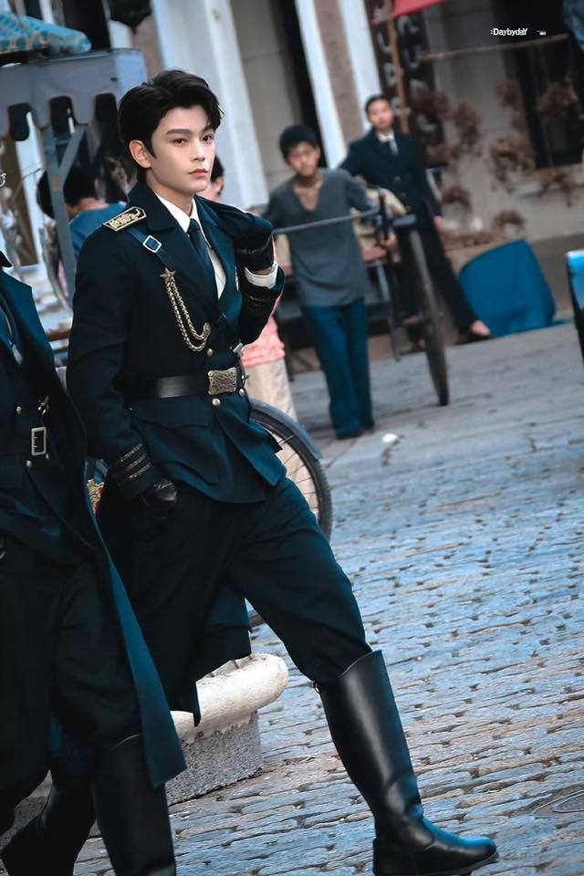 Thiếu soái đẹp nhất Trung Quốc khiến hội chị em ngất lên ngất xuống: Lần đầu làm chuyện ấy gây sốt MXH- Ảnh 7.