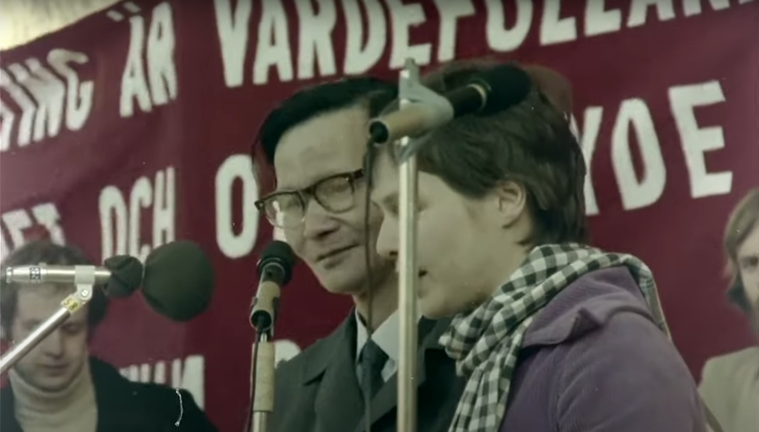 Những lát cắt đầy cảm xúc trong Victory Vietnam - Bộ phim tài liệu lịch sử quý hiếm về ngày thống nhất đất nước- Ảnh 5. Những lát cắt đầy cảm xúc trong Victory Vietnam - Bộ phim tài liệu lịch sử quý hiếm về ngày thống nhất đất nước- Ảnh 5.