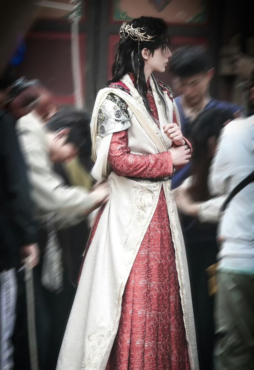 "Hoàng tử dị giới" Trung Quốc đẹp nhức nách: Nhan sắc vô thực ở phim mới, khí chất không chê vào đâu được 6 17461790629581677655534 1746179119902 17461791200561455420814 1746204270495 1746204270604463754012