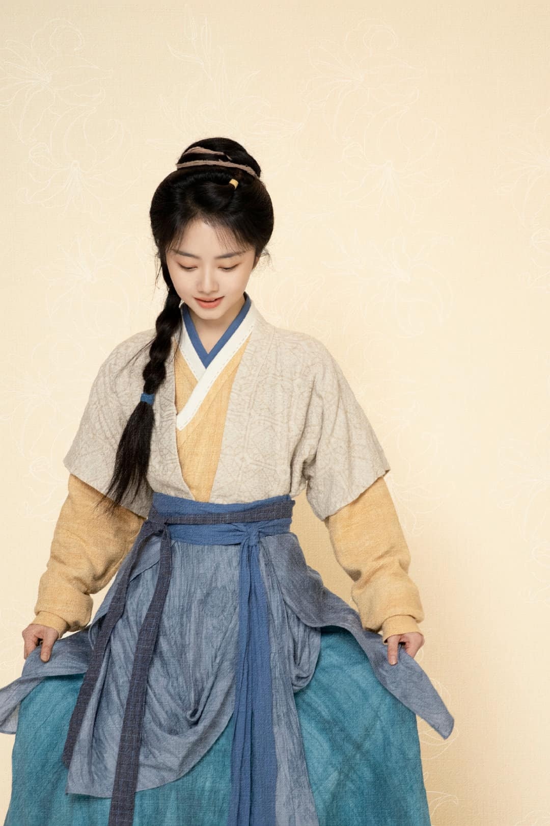 Mỹ nhân ngôn tình nhắm mắt đi ngủ cũng thấy đẹp: U40 trẻ như thiếu nữ 18, outfit nào cũng Mỹ nhân ngôn tình nhắm mắt đi ngủ cũng thấy đẹp: U40 trẻ như thiếu nữ 18, outfit nào cũng