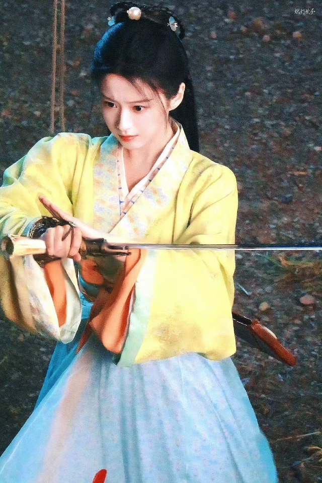 Nữ hiệp đẹp nhất Trung Quốc 2025: Visual cực phẩm nhân gian, thiếu nữ giang hồ xé truyện bước ra- Ảnh 8.