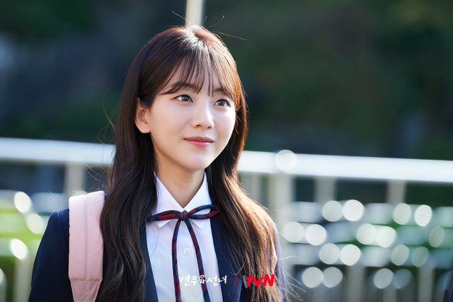 Mỹ nhân Hàn đẹp độc nhất vô nhị đang quá hot: Visual nhìn 1 lần là nhớ mãi, vai trần sexy làm netizen xỉu tại chỗ- Ảnh 3.