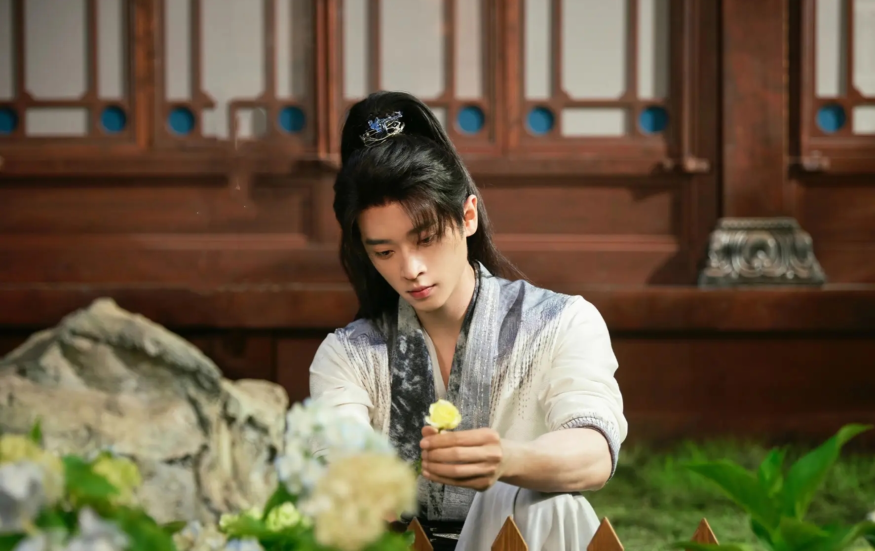 Ai bắt mỹ nam này giải nghệ giùm với: 1 tháng có 3 phim đều flop, đã xấu còn suốt ngày lườm nguýt, xem mà trầm cảm- Ảnh 3.