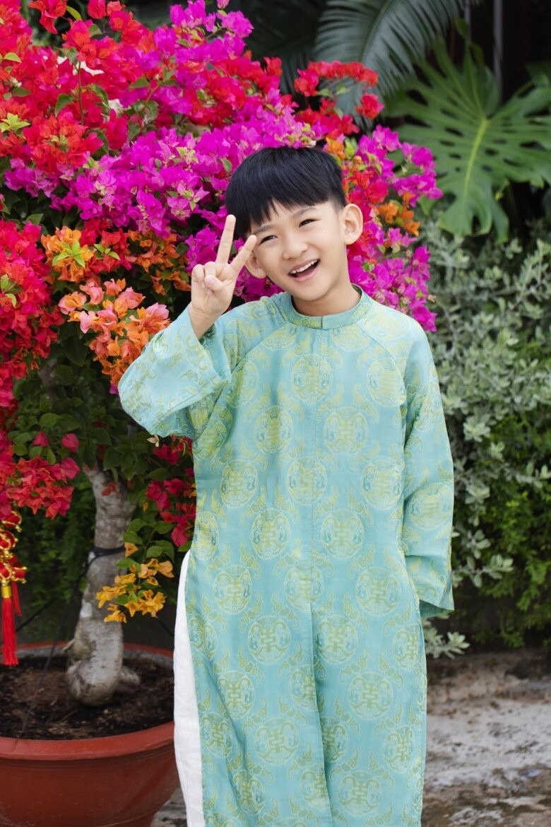 Con trai 7 tuổi của Lương Thế Thành, ngoại hình sao y