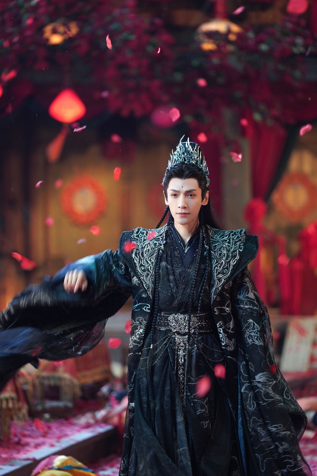 Dân tình đòi đệ nhất mỹ nam Trung Quốc giải nghệ ngay lập tức: Gầy như que củi, lại còn loè loẹt đến cay mắt- Ảnh 9.