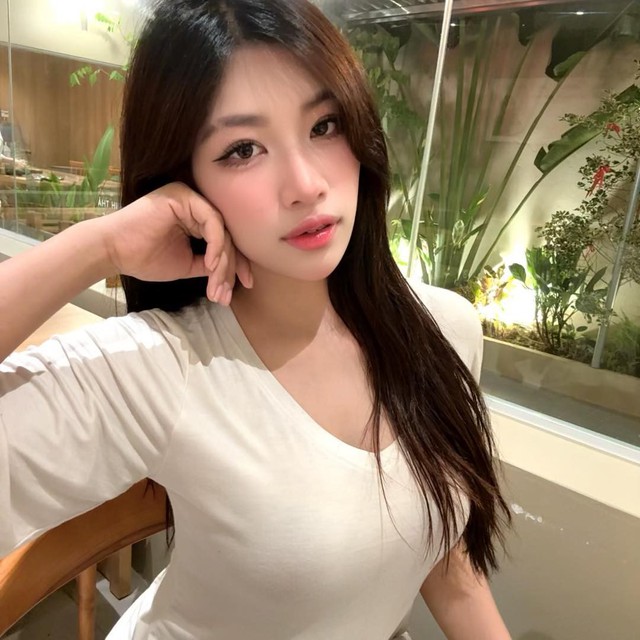 Trở lại sau thời gian vắng bóng, hot girl đô vật hóa