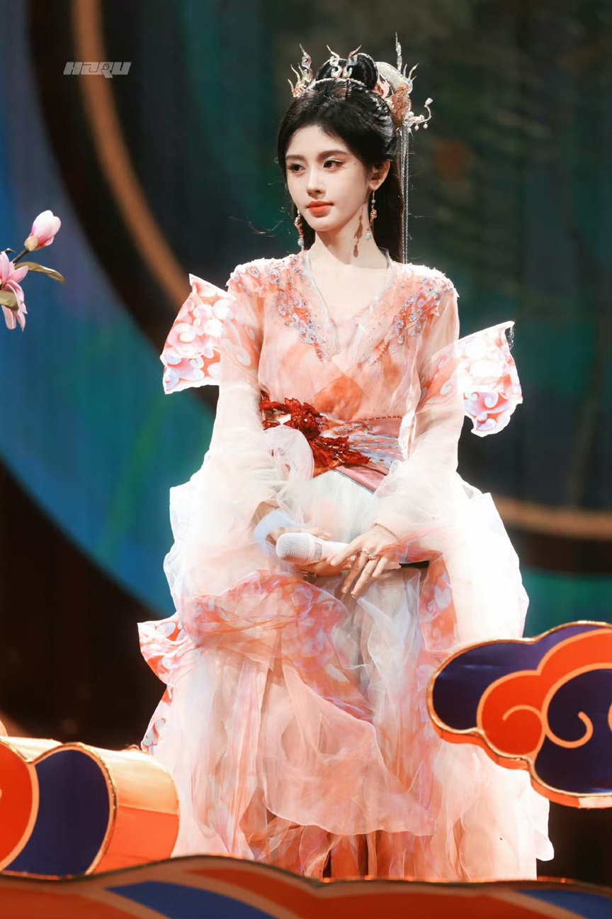 Mỹ nhân Trung Quốc đẹp như tiên nữ giáng trần được khen khắp MXH, netizen khẳng định quá hợp với cổ trang- Ảnh 3. Mỹ nhân Trung Quốc đẹp như tiên nữ giáng trần được khen khắp MXH, netizen khẳng định quá hợp với cổ trang- Ảnh 3.