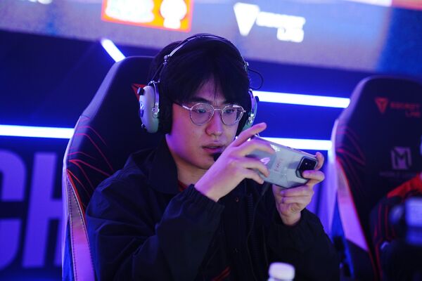 Đi xem giải của game đối thủ, 2 player của game