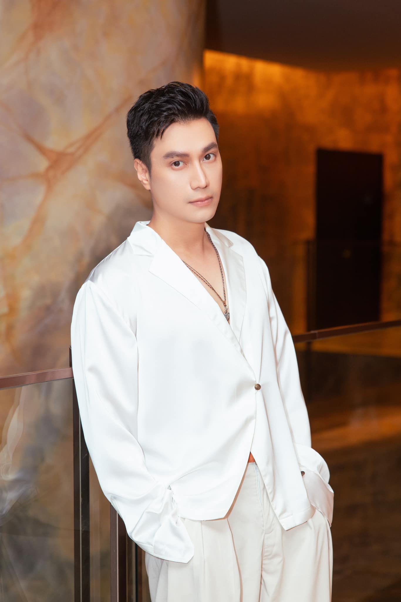 Nam thần VTV chi gần nửa tỷ