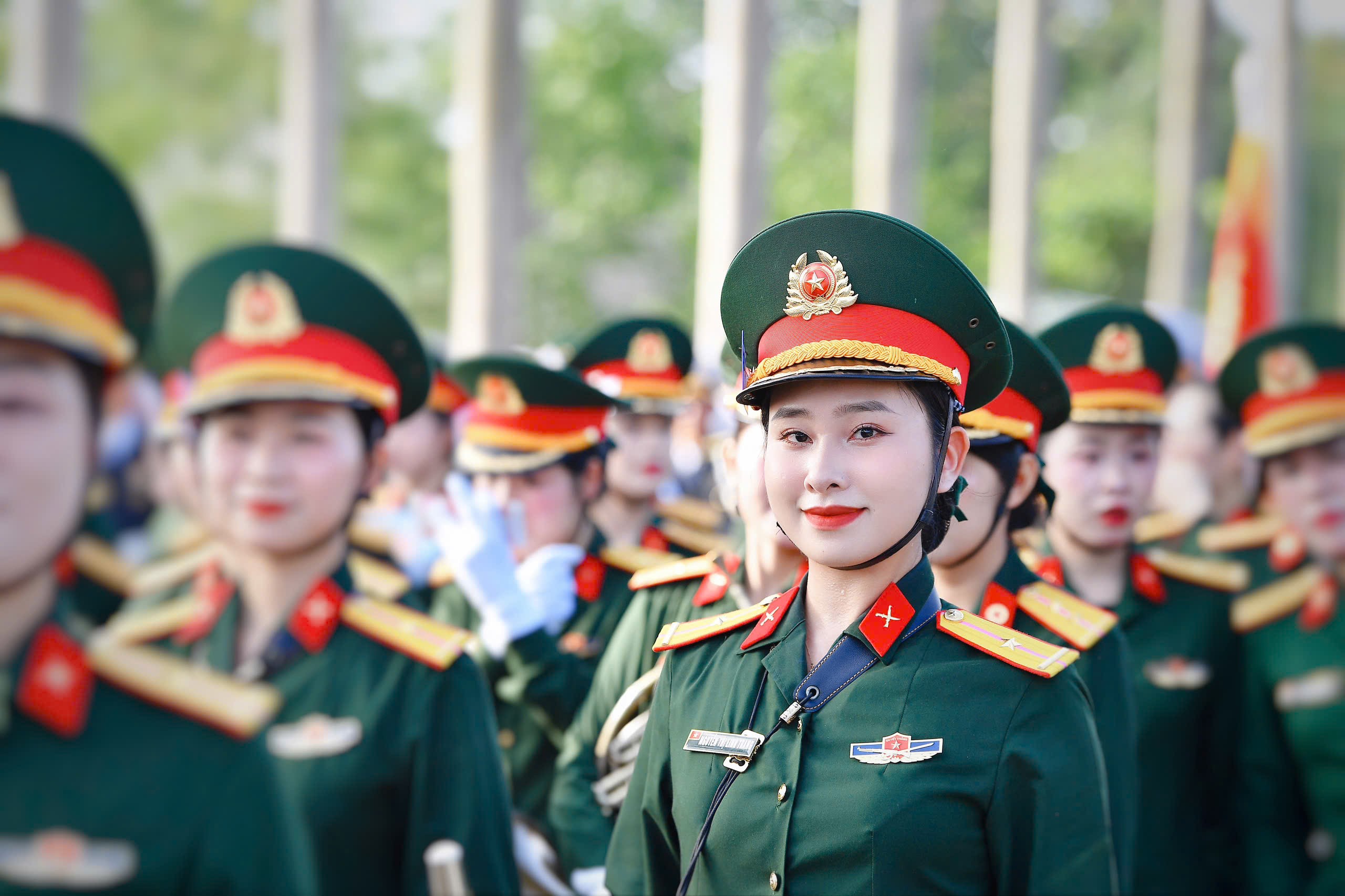 Chiến sĩ xinh đẹp khối Quân nhạc là TikToker nổi tiếng - 7