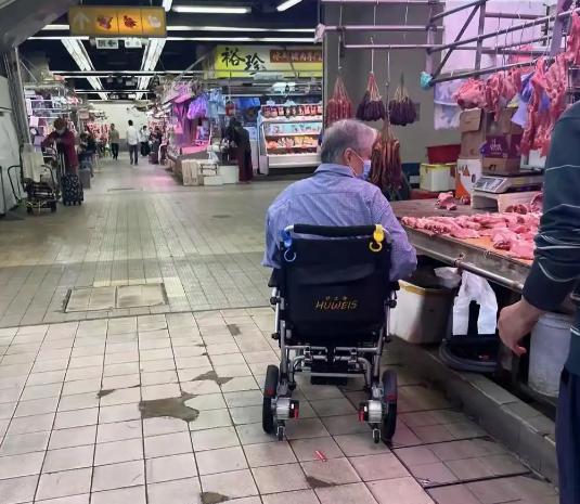 "Ông vua võ thuật" sở hữu khối tài sản kếch xù: Ăn mặc giản dị, ngồi xe lăn đi chợ tự tay mua thịt lợn 6128db48418249deb86f2c10e0ec94b6tplv tt origin webgif 17444338148651223662825 1744604472222 1744604472479556698808 1745817474524 17458174747311052687358