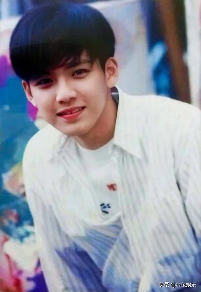 Chung Hán Lương – Hồ Ca – Huỳnh Hiểu Minh: Nhan sắc tuổi 18 gây sốt mạng xã hội và hành trình trưởng thành của ba “nam thần thế hệ vàng” Cbiz- Ảnh 1.