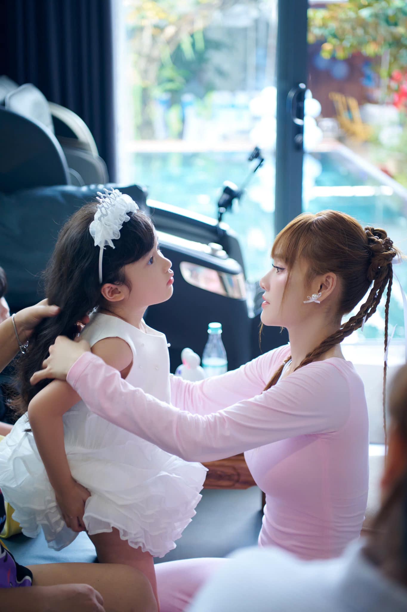 Hot hơn cả sắc vóc Nhã Phương khi bầu lần 3 chính là khoảnh khắc 2 giây vô tình lọt vào ống kính!- Ảnh 6. Hot hơn cả sắc vóc Nhã Phương khi bầu lần 3 chính là khoảnh khắc 2 giây vô tình lọt vào ống kính!- Ảnh 6.