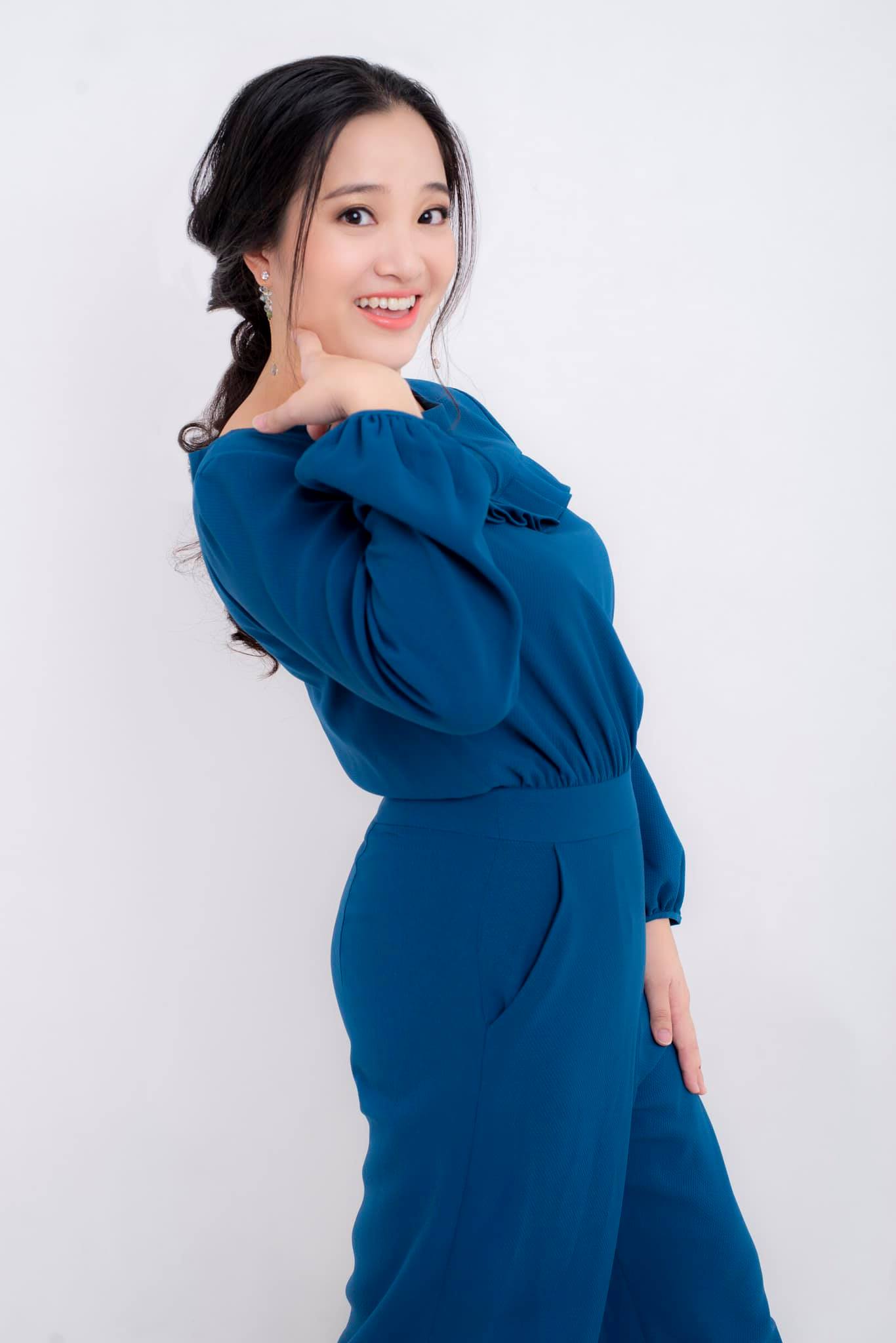 Ai là MC duy nhất của HTV tác nghiệp trên trực thăng của không quân Việt Nam?- Ảnh 7.