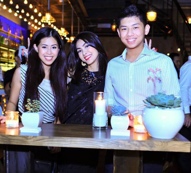 3 nhóc tỳ hot không kém nhà Lọ Lem: Thuộc gia tộc quyền lực sở hữu tập đoàn đa quốc gia, tài sản khổng lồ- Ảnh 14. 3 nhóc tỳ hot không kém nhà Lọ Lem: Thuộc gia tộc quyền lực sở hữu tập đoàn đa quốc gia, tài sản khổng lồ- Ảnh 14.