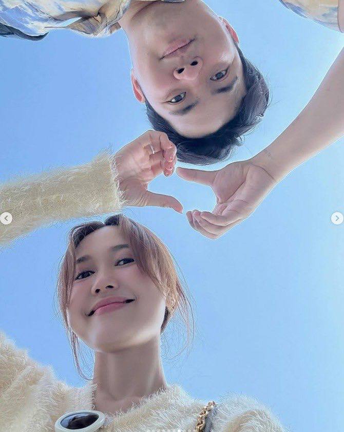 Xuất hiện cặp đôi